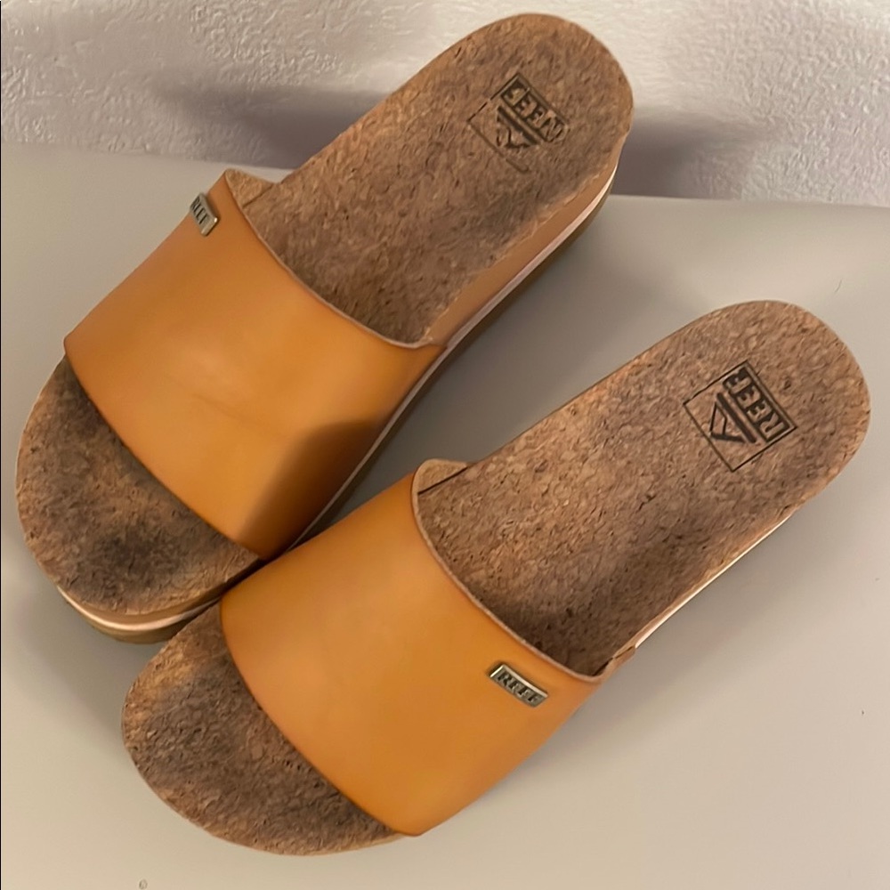 Reef Women's Tan Slide Sandals
